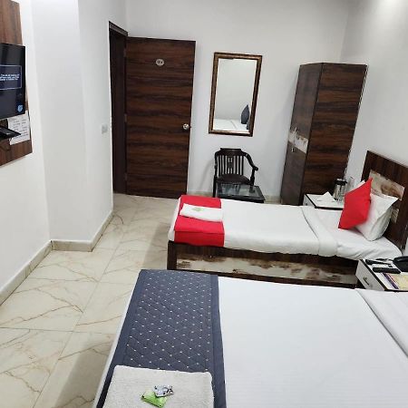 Hotel Clayton Near Igi Airport Delhi New Delhi Bagian luar foto