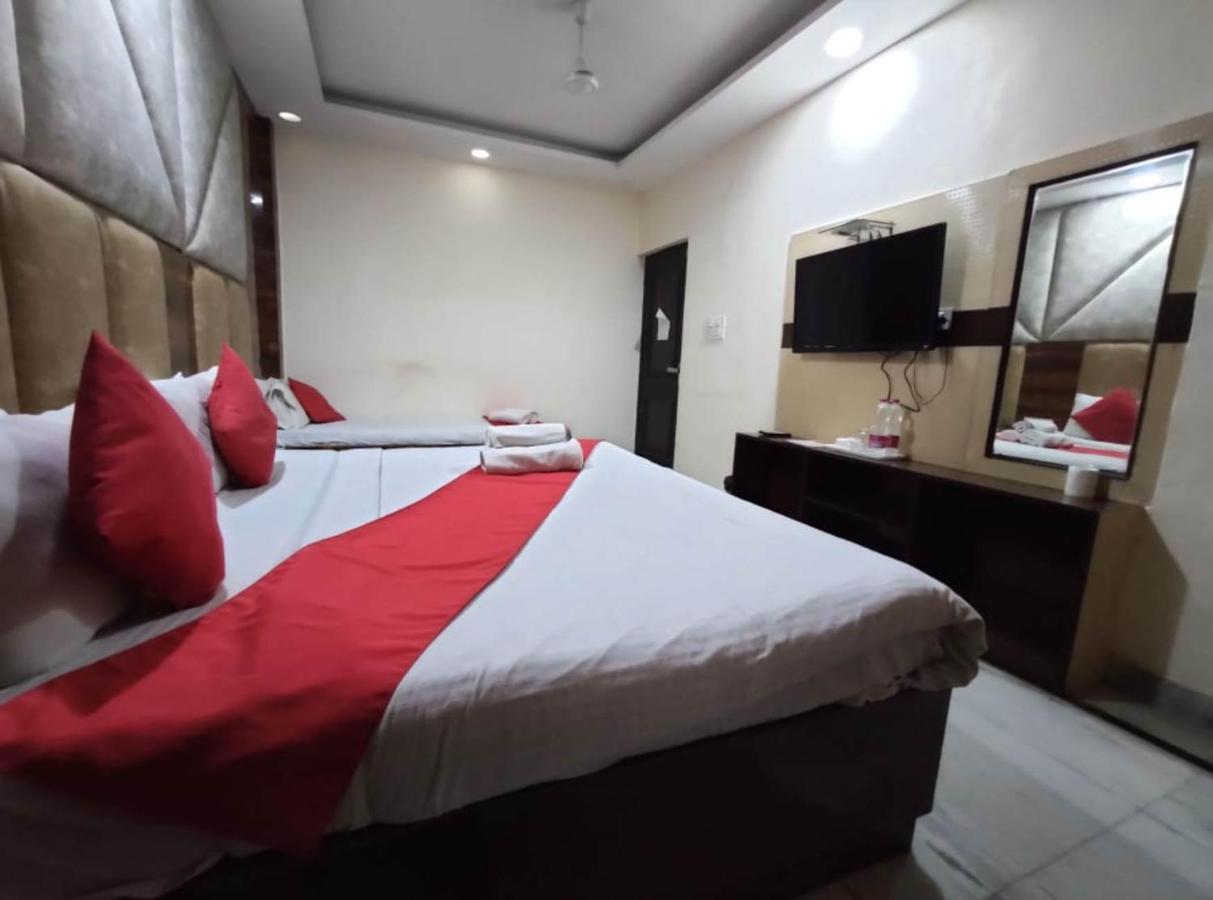 Hotel Clayton Near Igi Airport Delhi New Delhi Bagian luar foto