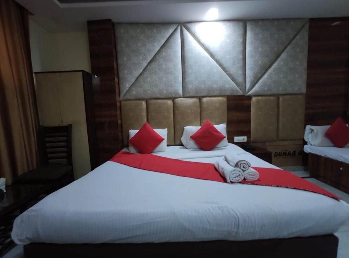 Hotel Clayton Near Igi Airport Delhi New Delhi Bagian luar foto