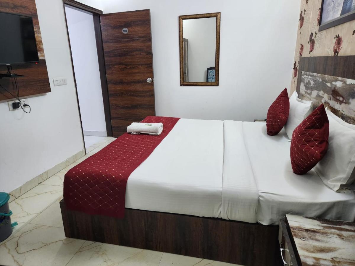 Hotel Clayton Near Igi Airport Delhi New Delhi Bagian luar foto