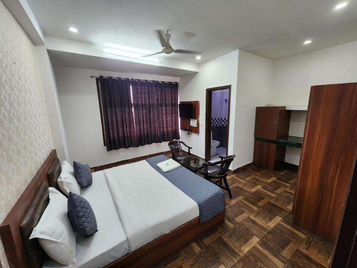 Hotel Clayton Near Igi Airport Delhi New Delhi Bagian luar foto