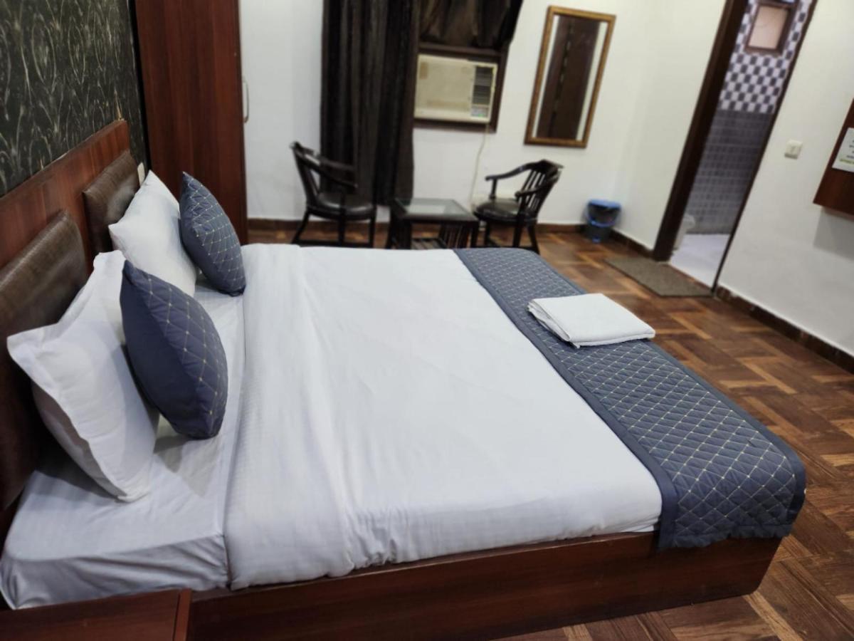 Hotel Clayton Near Igi Airport Delhi New Delhi Bagian luar foto