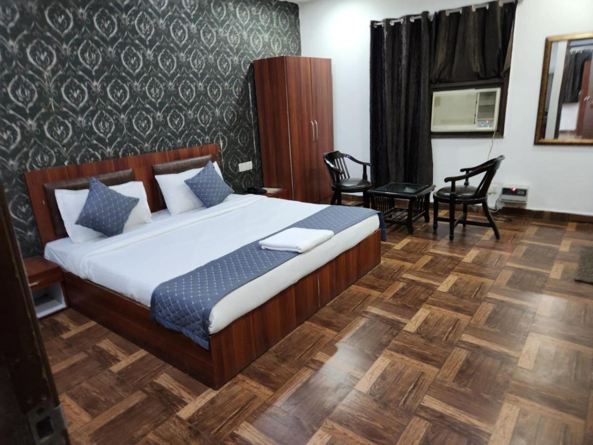 Hotel Clayton Near Igi Airport Delhi New Delhi Bagian luar foto