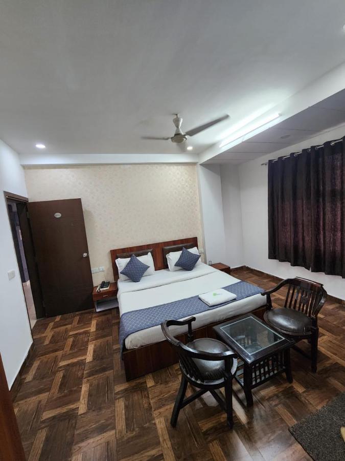 Hotel Clayton Near Igi Airport Delhi New Delhi Bagian luar foto