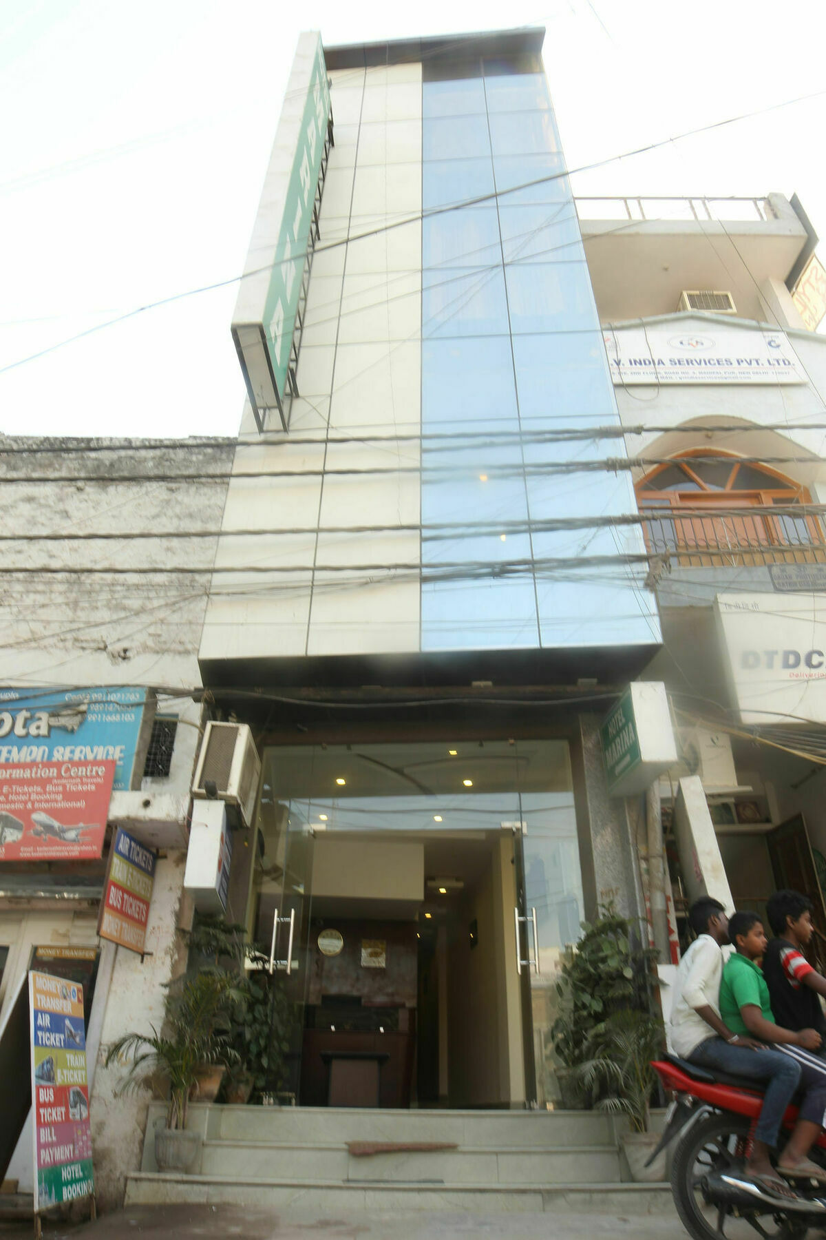 Hotel Clayton Near Igi Airport Delhi New Delhi Bagian luar foto