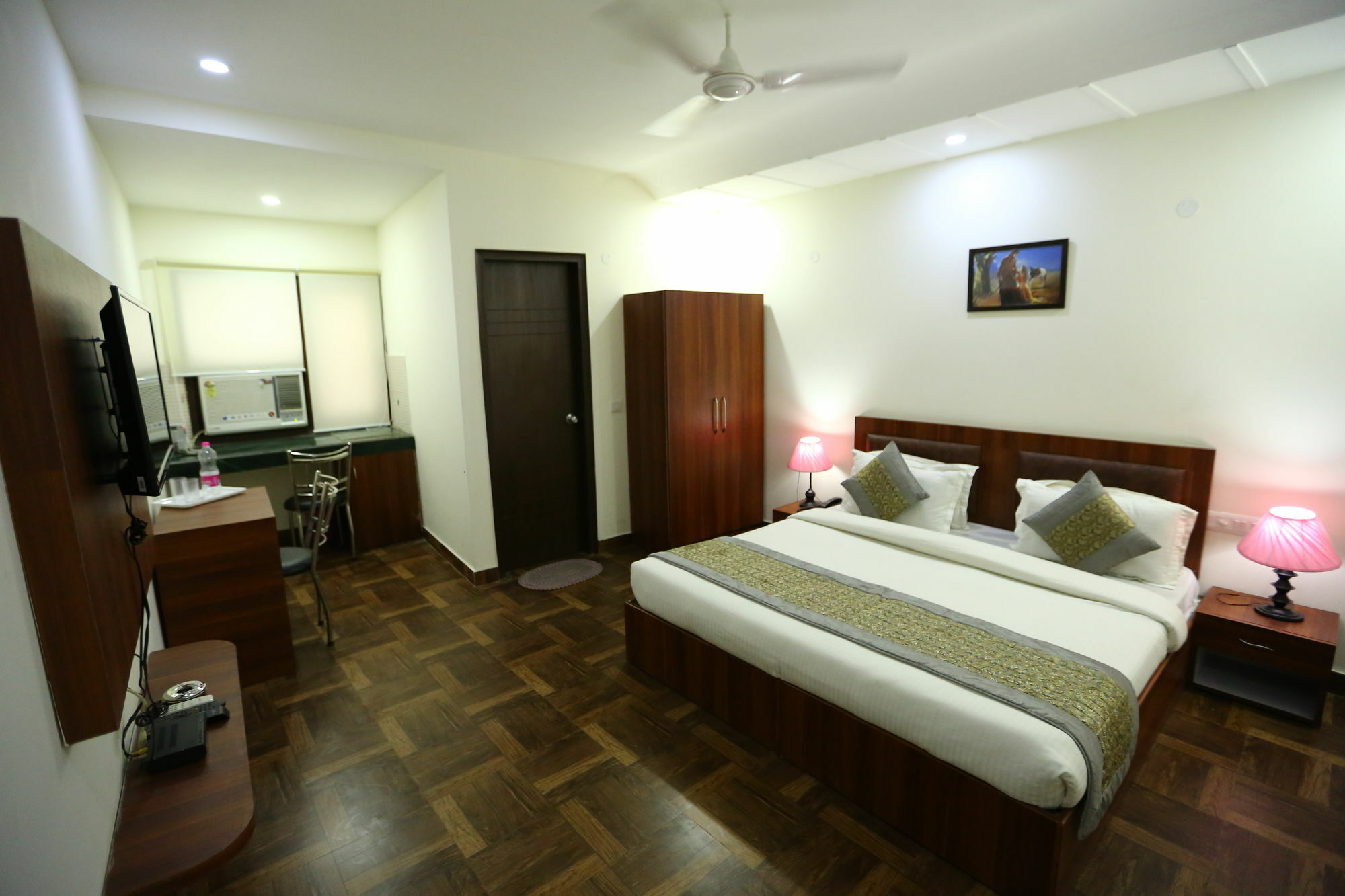 Hotel Clayton Near Igi Airport Delhi New Delhi Bagian luar foto