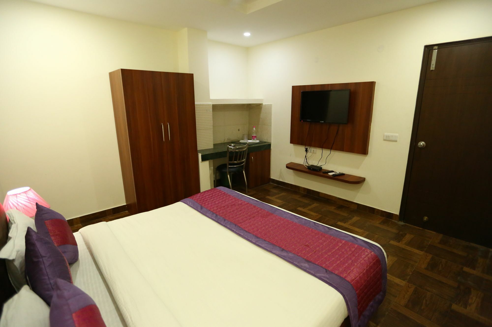 Hotel Clayton Near Igi Airport Delhi New Delhi Bagian luar foto